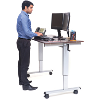 Postes de travail ajustables pour travail assis et debout , , 48-1/2" h x 59" la x 29-1/2" p, Noyer OP283 | O-Max